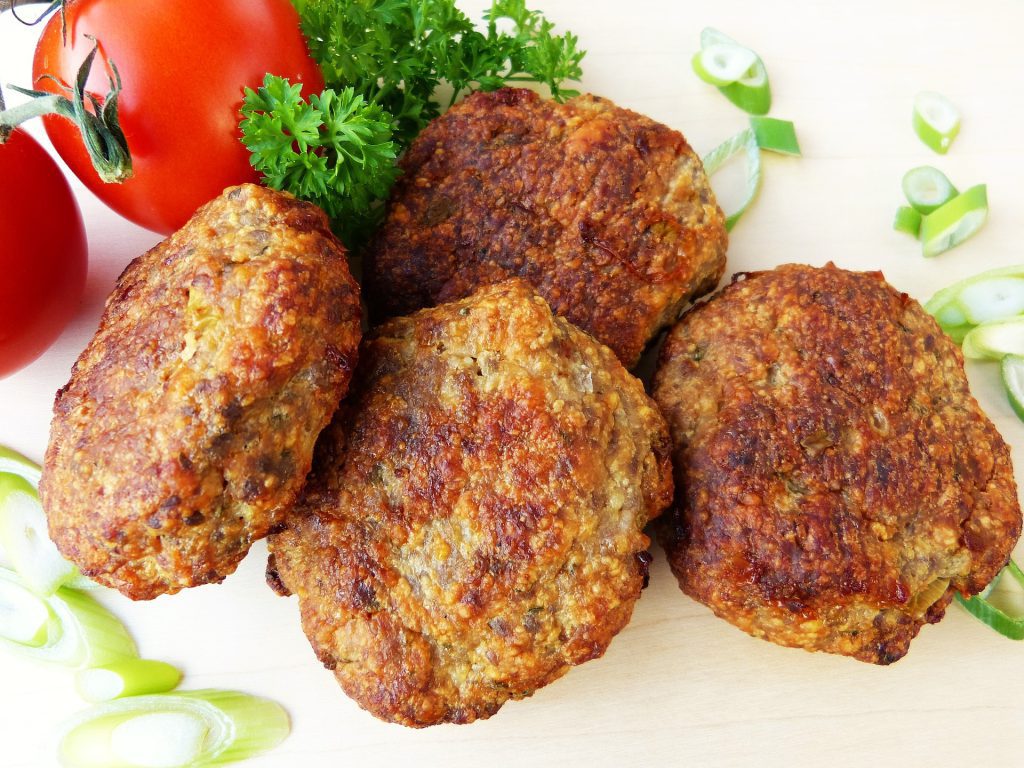 ile kalorii ma kotlet mielony