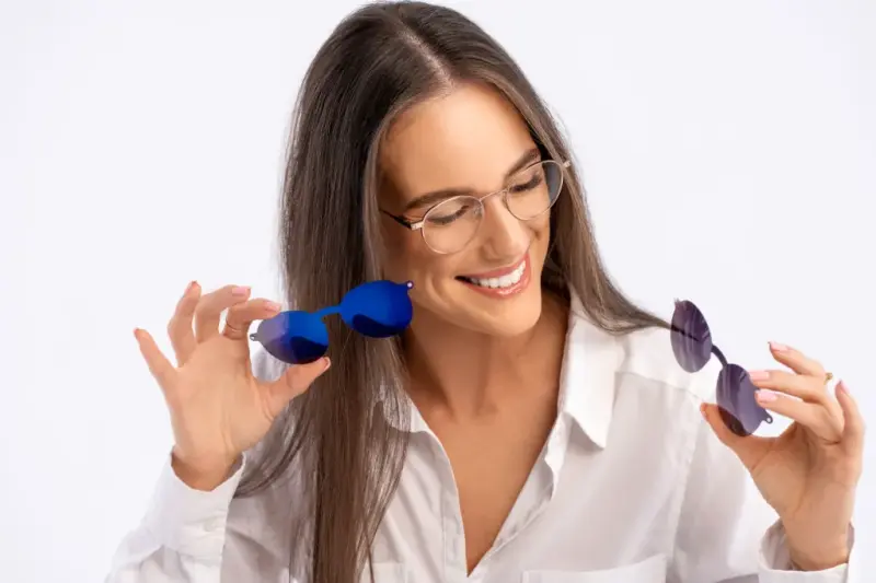 Jak okulary z nakładkami przeciwsłonecznymi wpływają na nasze zdrowie